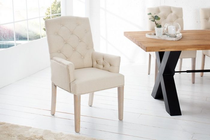 Eleganckie krzesło z podłokietnikami CASTLE beżowe  z serii Chesterfield