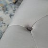 Elegancki podnóżek Chesterfield 80 cm srebrnoszary