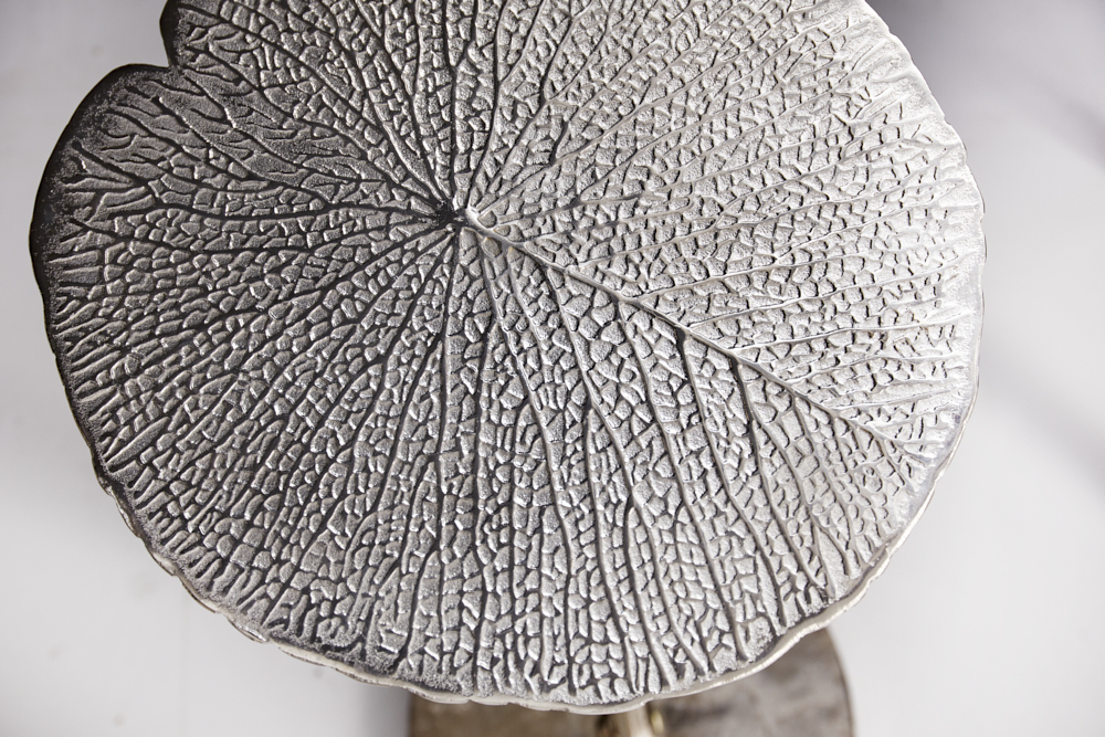 Stolik boczny LEAF 40cm srebrny wzór liścia
